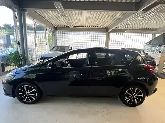 Gebraucht Toyota Auris Comfort 116 PS (85 kW) 2016 Schwarz Limousine