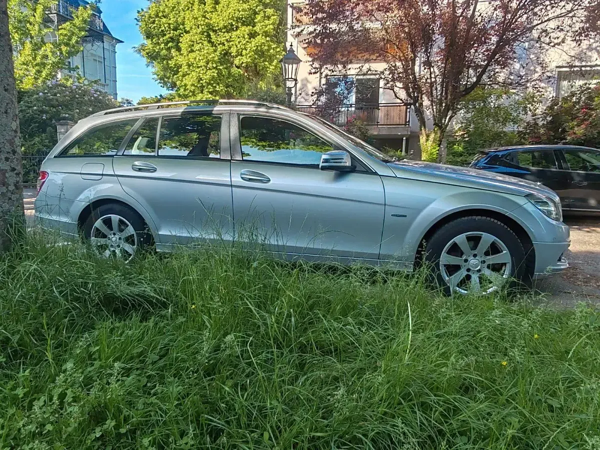 Gebraucht Mercedes C200 136 PS (100 kW) 2010 Grau Limousine