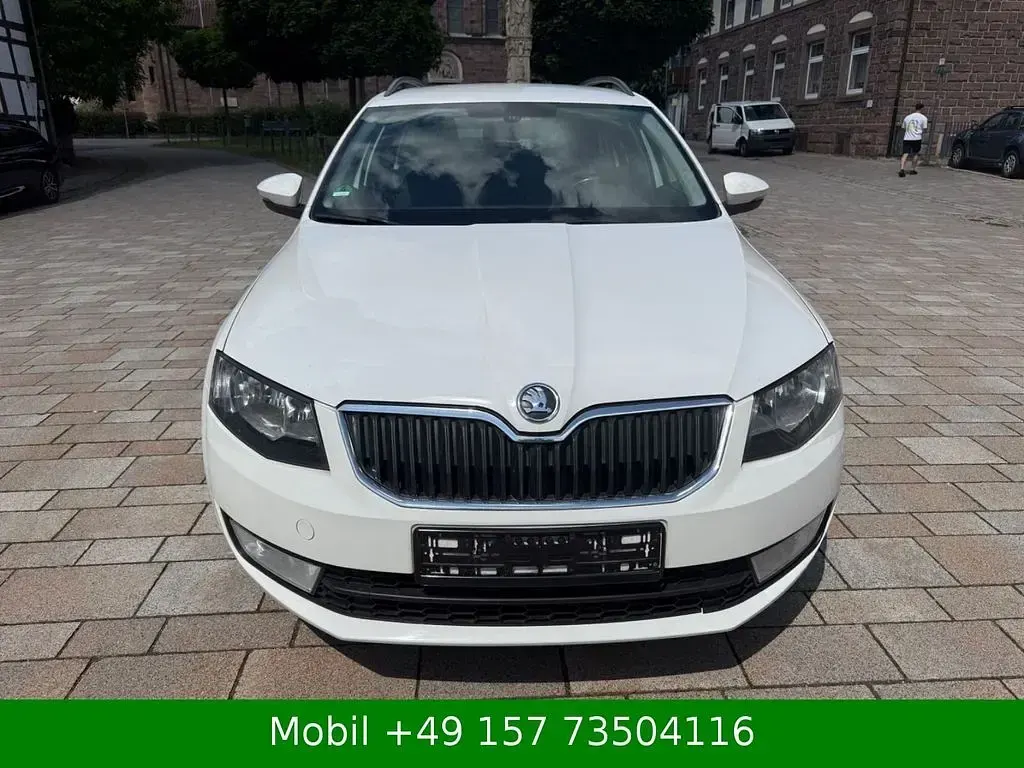 Gebraucht Skoda Octavia Ambition 105 PS (77 kW) 2014 Weiß Kombi
