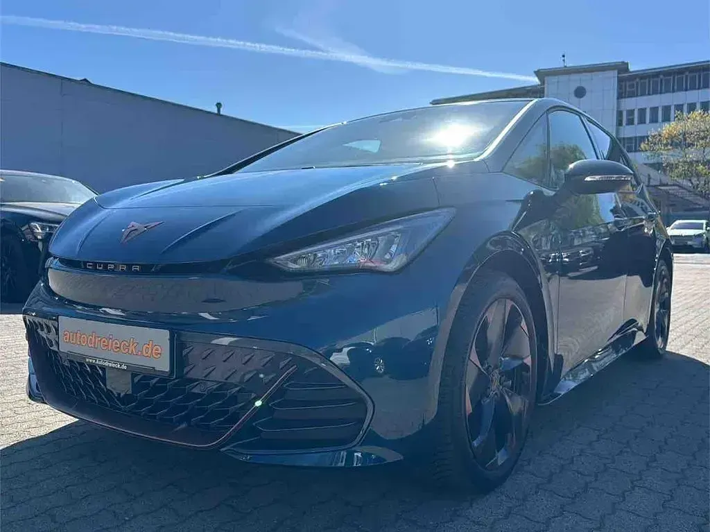 Second-hand Cupra Born 169 kW (231 CP) 2023 Albastru Hatchback