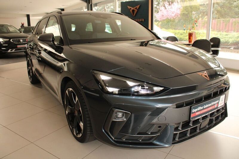 Grau Gebraucht 2024 Cupra Leon Limousine | 31.490 € (Teuer) - Bild 1/4