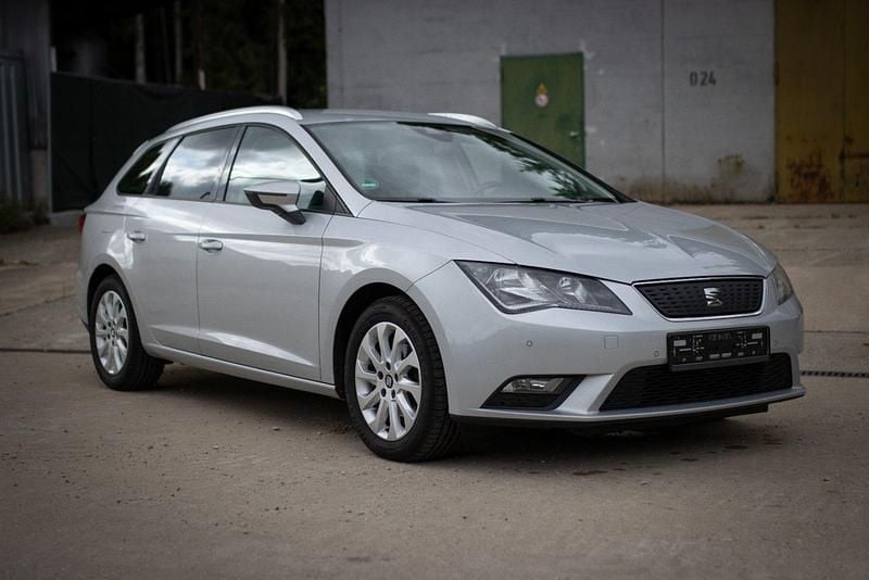 Silber Gebraucht 2016 Seat Leon ST Ecomotive Kombi | 10.999 € (Fairer Preis) - Bild 1/4