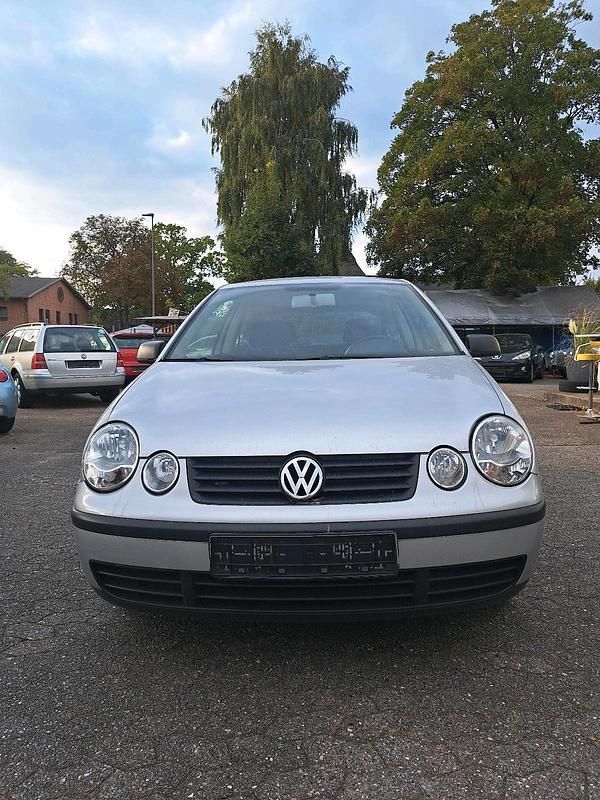 Silber Gebraucht 2002 VW Polo Kleinwagen | 1.950 € (Etwas zu teuer) - Bild 1/4