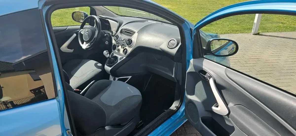 Gebraucht Ford Ka Titanium 69 PS (50 kW) 2013 Blau Kleinwagen