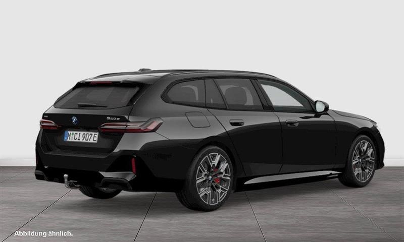 Neu BMW 550e M Sport 313 PS (230 kW) 2026 Schwarz Kombi