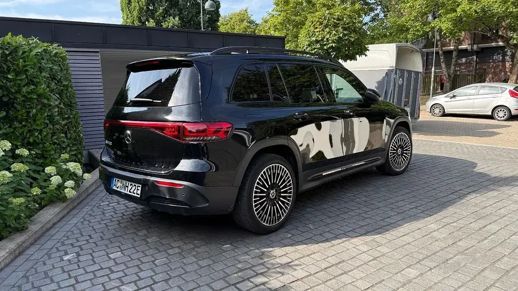 Gebraucht Mercedes EQB250 139 kW (190 PS) 2022 Schwarz SUV