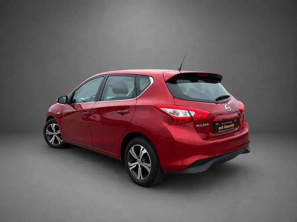 Gebraucht Nissan Pulsar Acenta 116 PS (85 kW) 2015 Rot Kleinwagen