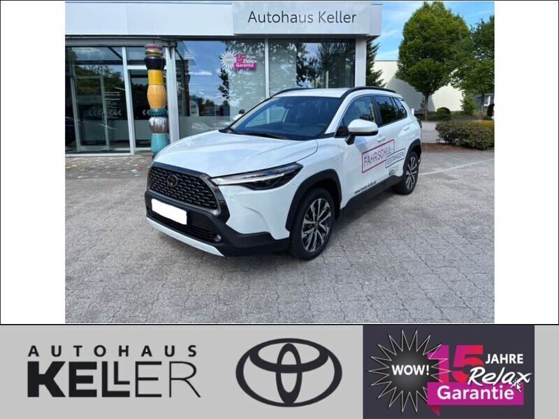 Weiß Gebraucht 2025 Toyota Corolla Cross Team SUV | 39.960 € (Etwas zu teuer) - Bild 1/4