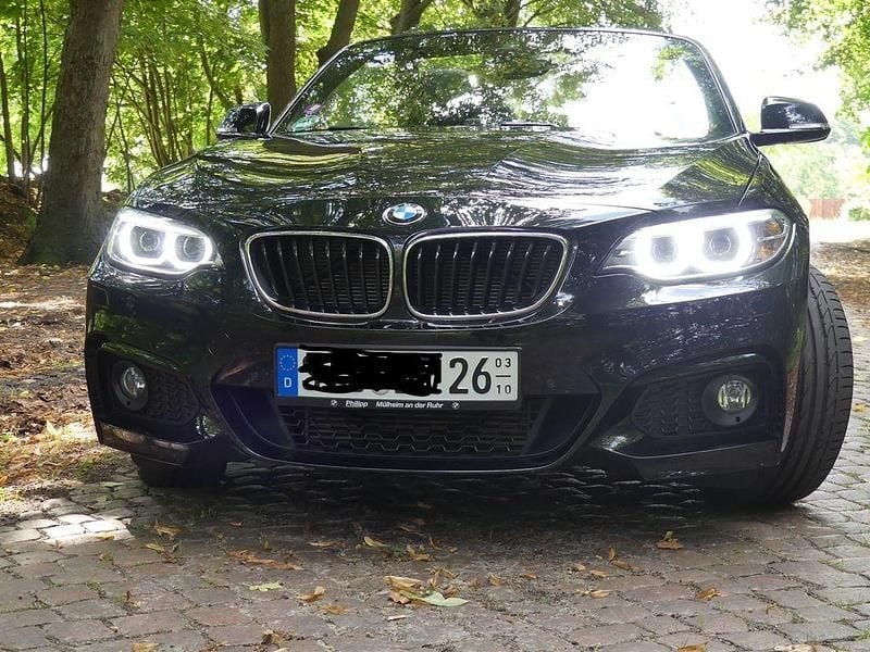 Schwarz Gebraucht 2015 BMW 220 Shadowline Cabrio | 25.500 € (Teuer) - Bild 1/4