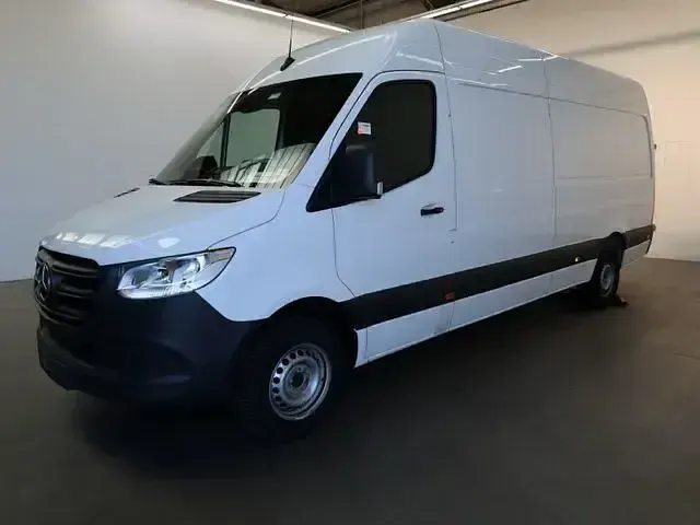 Gebraucht Mercedes Sprinter 170 PS (125 kW) 2025 Arktikweiss Van