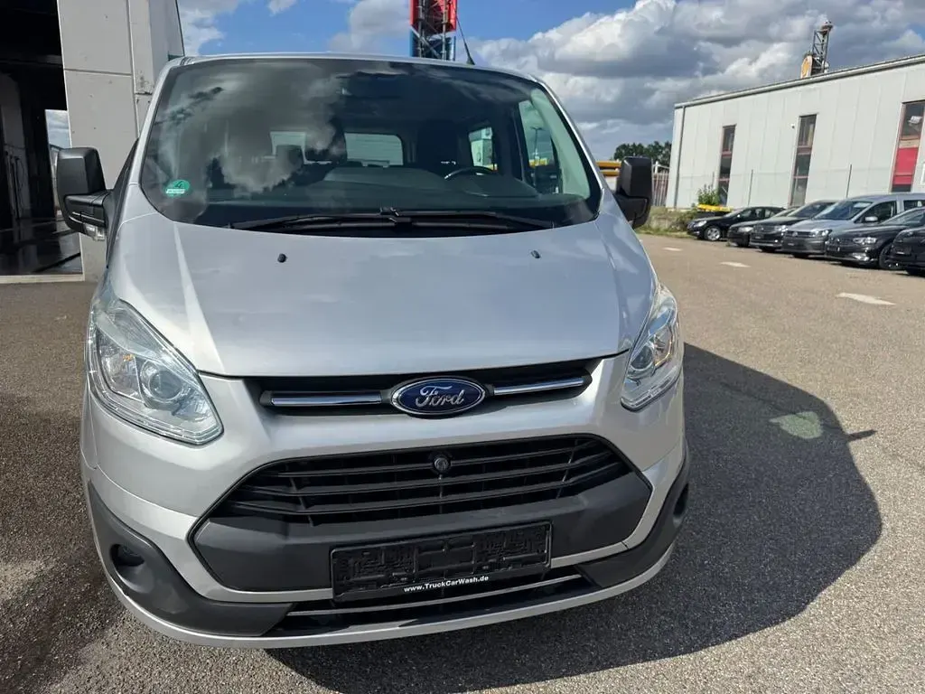 Gebraucht Ford Tourneo Custom 131 PS (96 kW) 2017 Silber Van