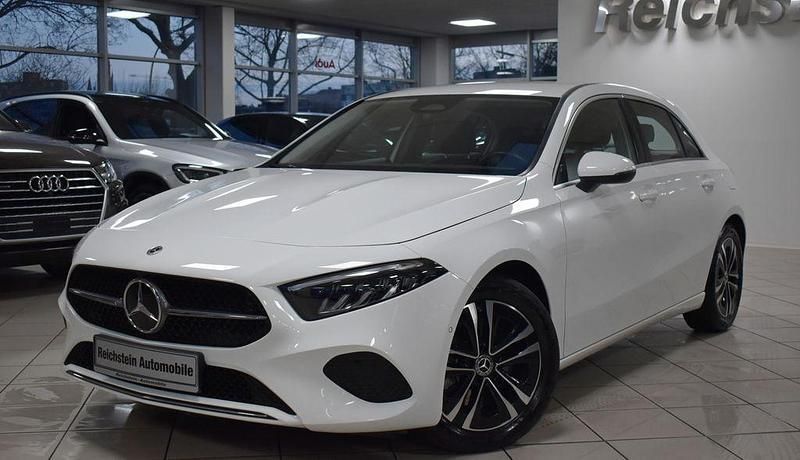 Polarweiss Gebraucht 2023 Mercedes A220 Limousine | 28.200 € (Superpreis) - Bild 1/4