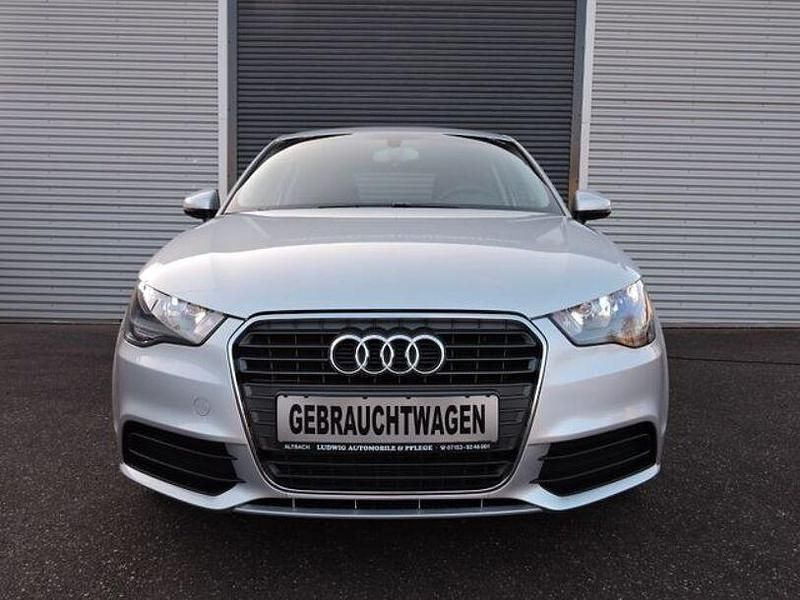 Gebraucht Audi A1 Attraction 122 PS (89 kW) 2010 Silber Kleinwagen