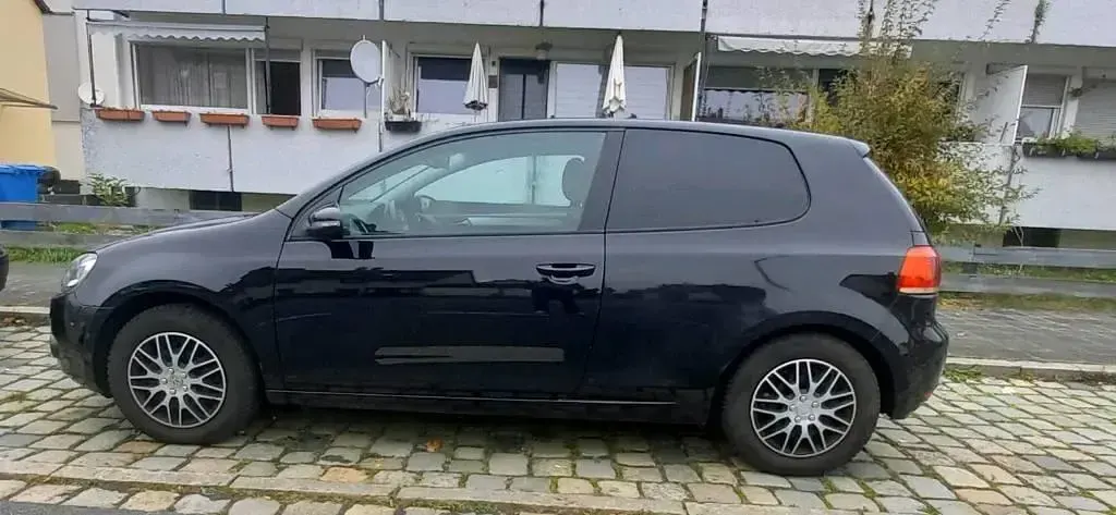 Gebraucht VW Golf VI 105 PS (77 kW) 2010 Kleinwagen