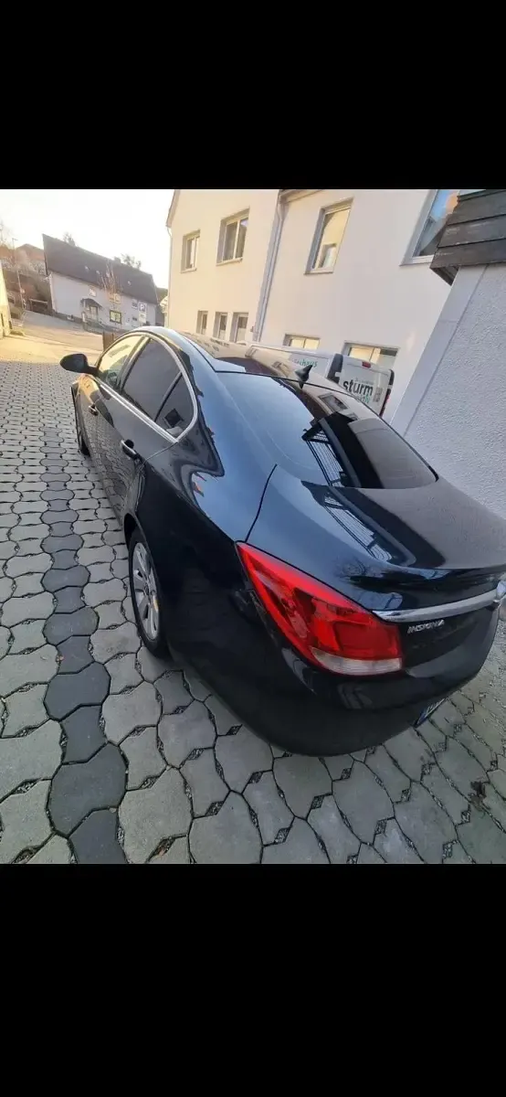 Gebraucht Opel Insignia 163 PS (119 kW) 2010 Schwarz Limousine
