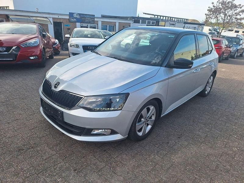 Gebraucht Skoda Fabia Style 90 PS (66 kW) 2016 Silber Limousine