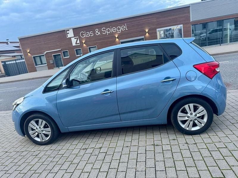 Blau Gebraucht 2012 Hyundai ix20 Comfort Van / Kleinbus | 8.490 € (Guter Preis) - Bild 1/4
