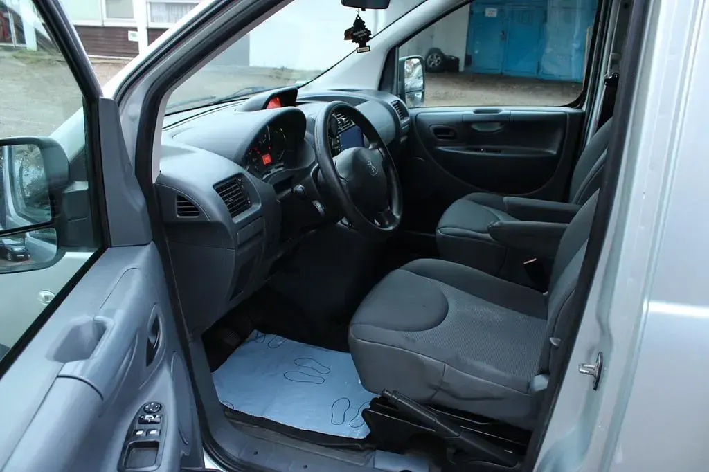 Gebraucht Peugeot Expert 128 PS (94 kW) 2016 Grau Van