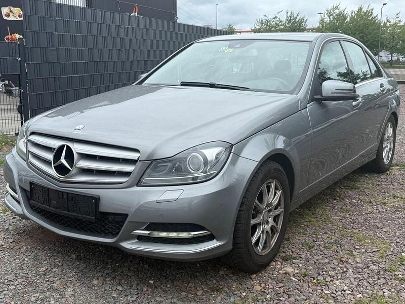 Silber Gebraucht 2013 Mercedes C250 Limousine | 7.999 € (Superpreis) - Bild 1/4