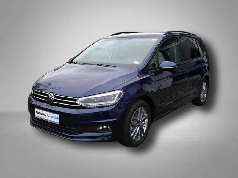 Gebraucht VW Touran Comfortline 150 PS (110 kW) 2024 Blau Van / Kleinbus