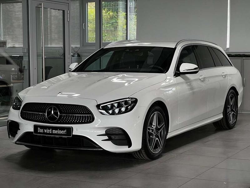 Weiß Gebraucht 2022 Mercedes E200 AMG line Kombi | 36.870 € (Fairer Preis) - Bild 1/3