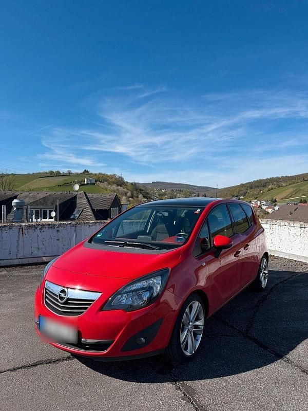 Second-hand Opel Meriva 140 CP (102 kW) 2012 Roșu Monovolum