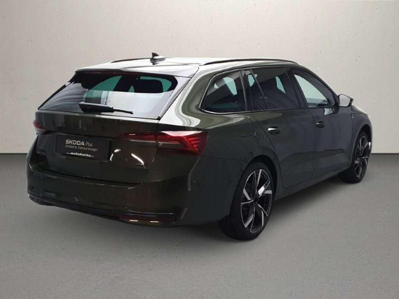 Gebraucht Skoda Octavia SportLine 204 PS (150 kW) 2025 Khaki grün metallic Kombi