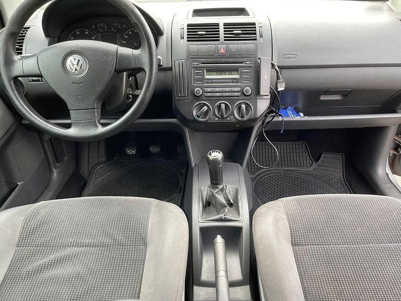 Gebraucht VW Polo Comfortline 60 PS (44 kW) 2008 Silber Limousine