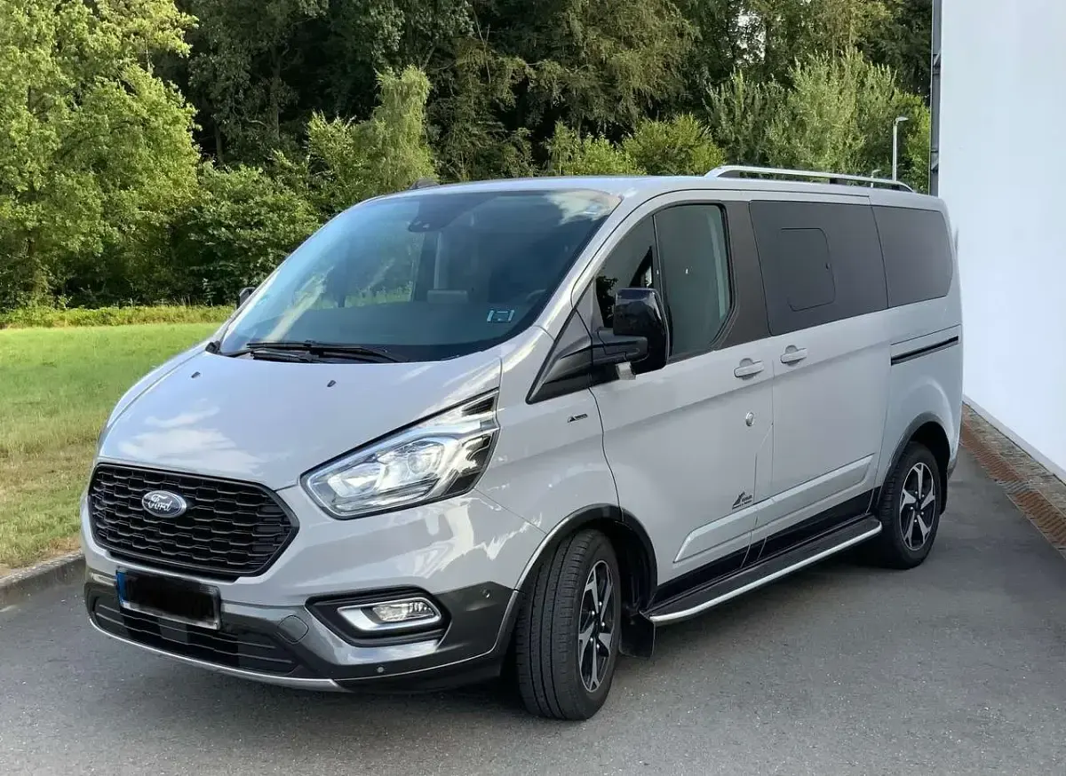 Gebraucht Ford Tourneo Active 170 PS (125 kW) 2023 Grau Van / Kleinbus