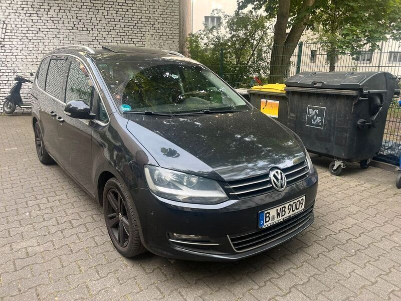 Schwarz Gebraucht 2010 VW Sharan Highline Van / Kleinbus | 9.800 € - Bild 1/4