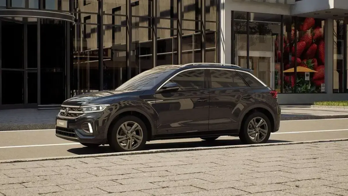 Gebraucht VW T-Roc R-line 150 PS (110 kW) 2025 Schwarz SUV
