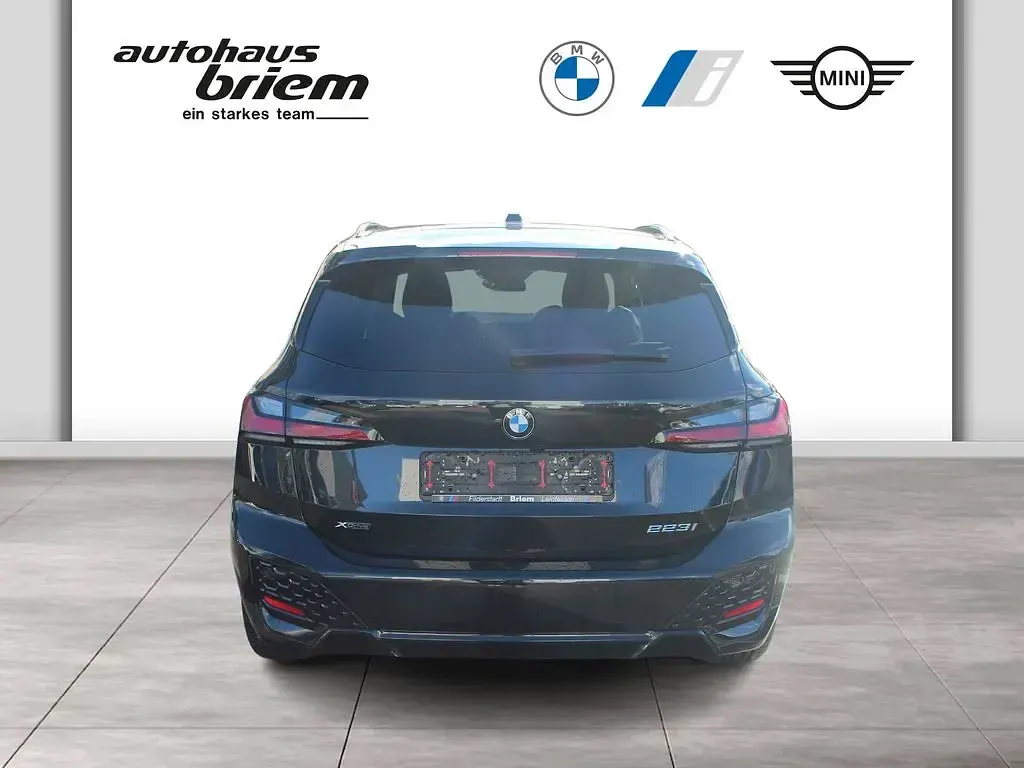 Gebraucht BMW 223 Active Tourer Sport Line 218 PS (160 kW) 2025 Schwarz Van / Kleinbus