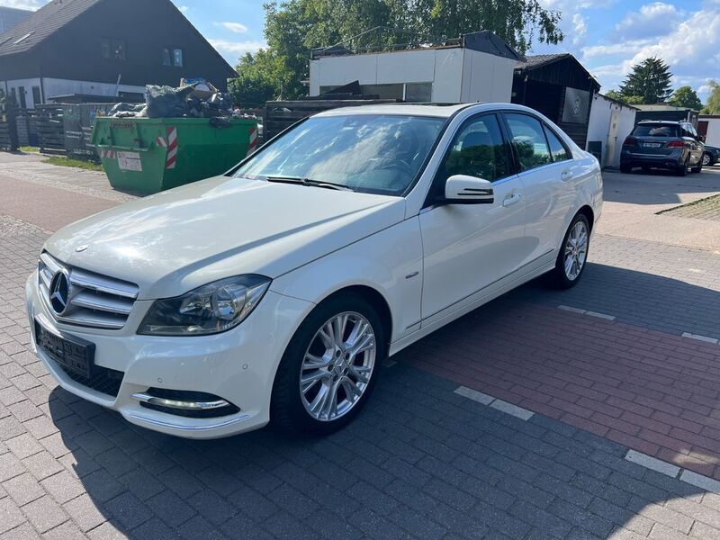 Gebraucht Mercedes C180 156 PS (114 kW) 2011 Weiß Limousine