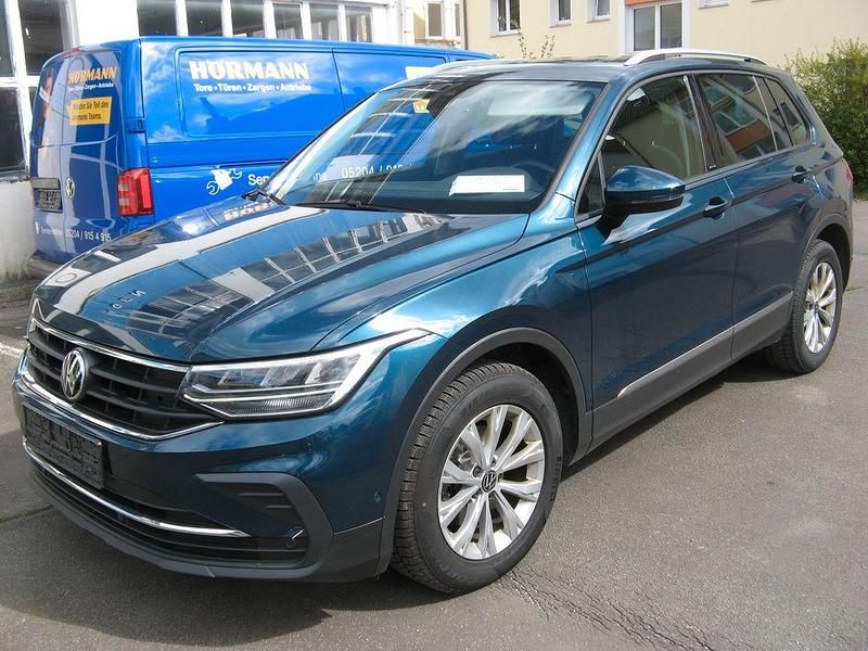Gebraucht VW Tiguan Active 150 PS (110 kW) 2021 Blau SUV