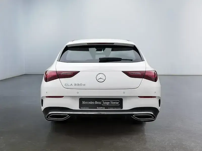 Gebraucht Mercedes CLA220 AMG 190 PS (139 kW) 2025 Weiß Limousine