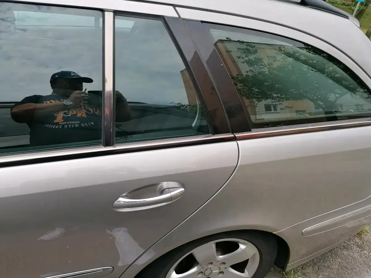 Gebraucht Mercedes E220 150 PS (110 kW) 2004 Grau Kombi