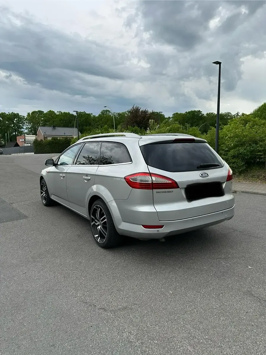 Second-hand Ford Mondeo 140 CP (102 kW) 2008 Gri Break