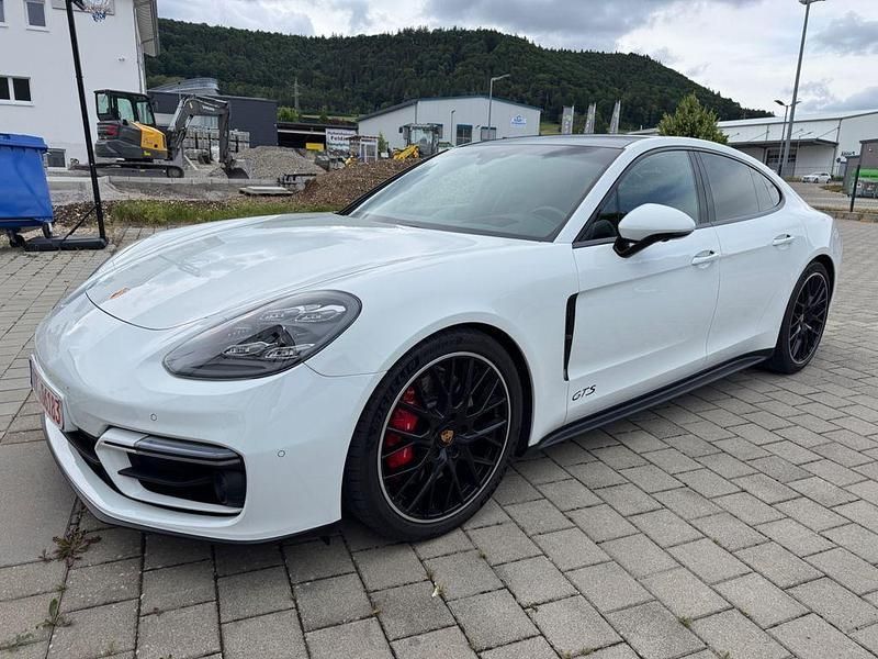 Weiß Gebraucht 2024 Porsche Panamera GTS Limousine | 114.900 € (Fairer Preis) - Bild 1/4