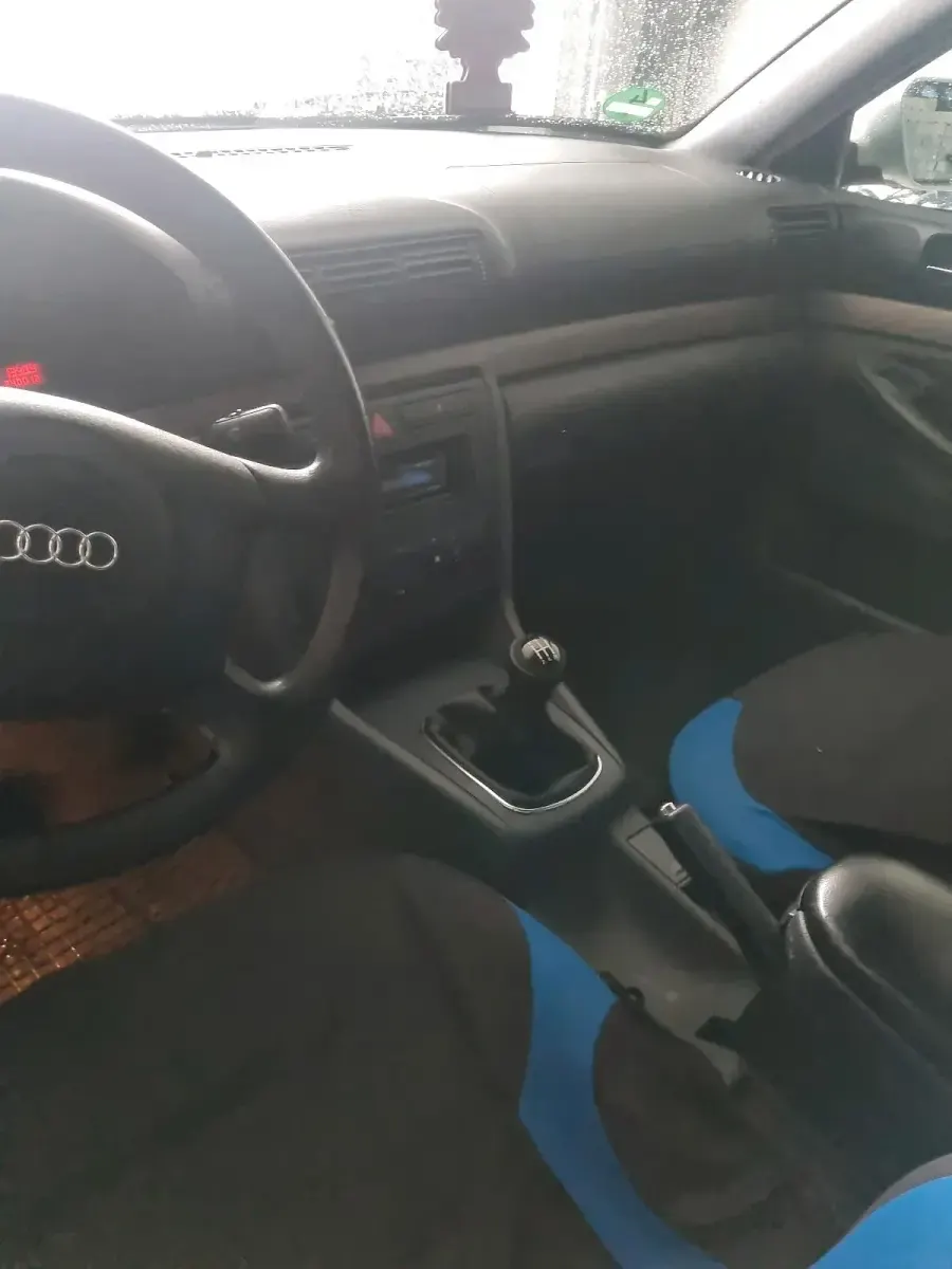 Second-hand Audi A4 101 CP (74 kW) 2001 Gri Berlinǎ