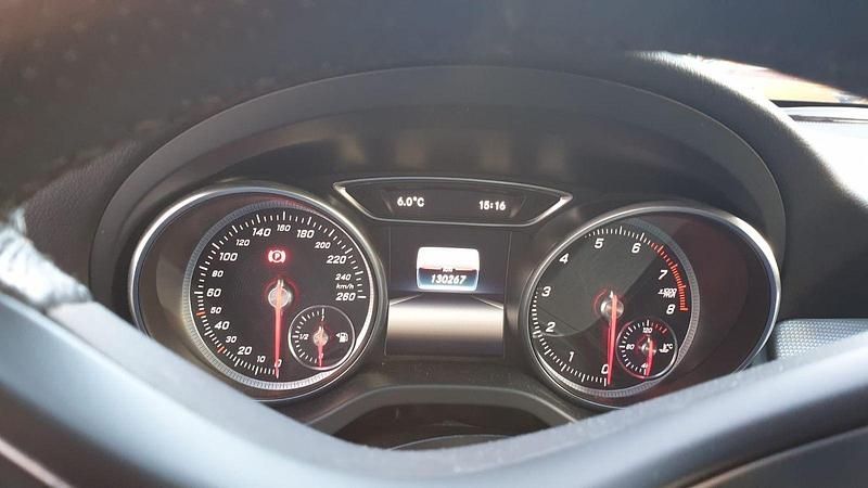 Gebraucht Mercedes CLA200 156 PS (114 kW) 2017 Braun Coupé