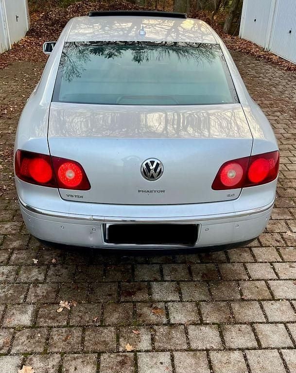 Second-hand VW Phaeton 233 CP (171 kW) 2007 Argintiu Berlinǎ