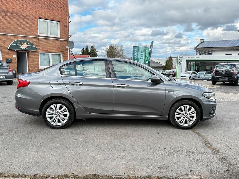 Gebraucht Fiat Tipo Easy 95 PS (69 kW) 2016 Grau Limousine
