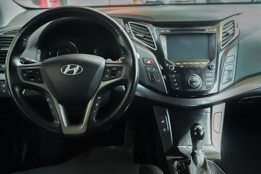 Gebraucht Hyundai i40 Style 141 PS (103 kW) 2015 Braun Kombi