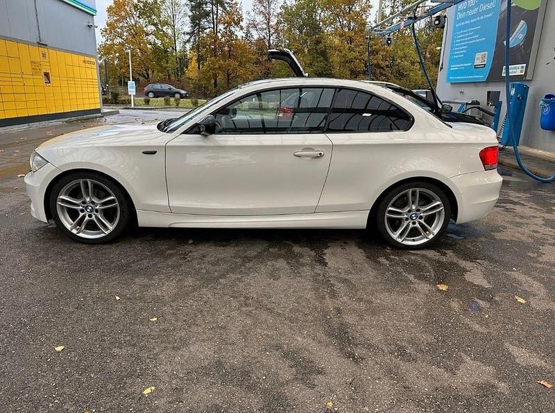 Gebraucht BMW 120 M Sport 177 PS (130 kW) 2012 Weiß Kleinwagen