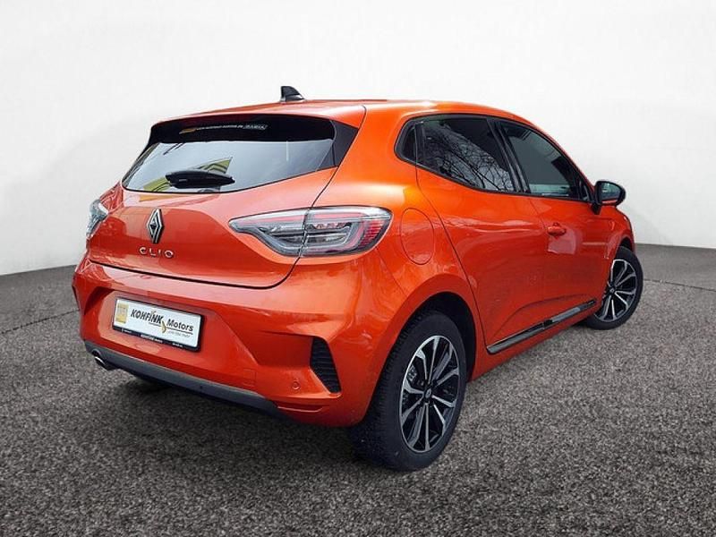 Gebraucht Renault Clio V Techno 90 PS (66 kW) 2024 Orange (metallic) Kleinwagen