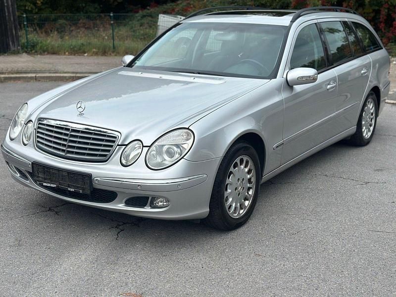 Silber Gebraucht 2005 Mercedes E200 Elegance Kombi | 6.499 € (Fairer Preis) - Bild 1/4