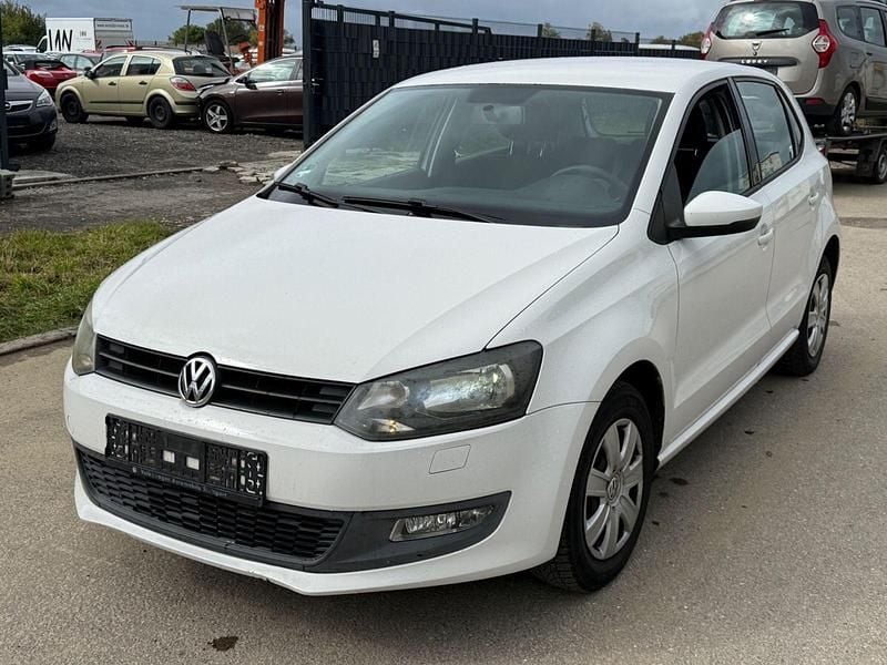 Weiß Gebraucht 2009 VW Polo Trendline Kleinwagen | 1.950 € (Guter Preis) - Bild 1/4