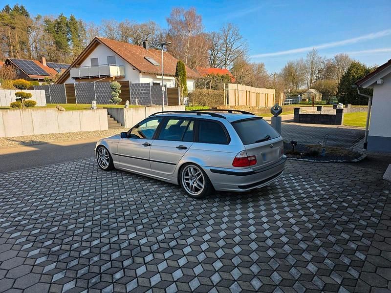 Gebraucht BMW 320 150 PS (110 kW) 2003 Silber Kombi