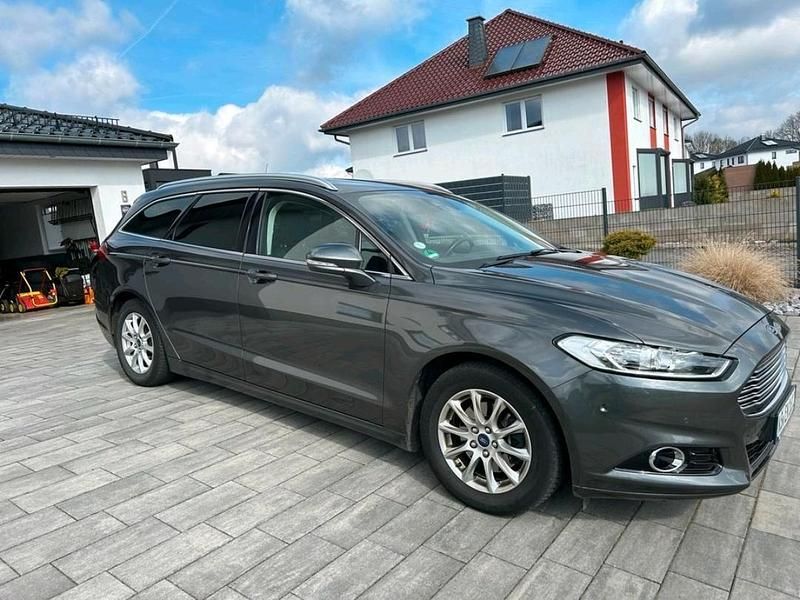 Gebraucht Ford Mondeo Titanium 150 PS (110 kW) 2015 Grau Kombi