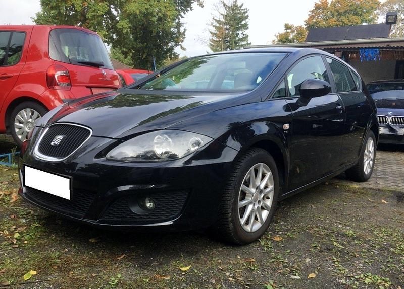 Schwarz Gebraucht 2009 Seat Leon Style Limousine | 3.390 € (Guter Preis) - Bild 1/4